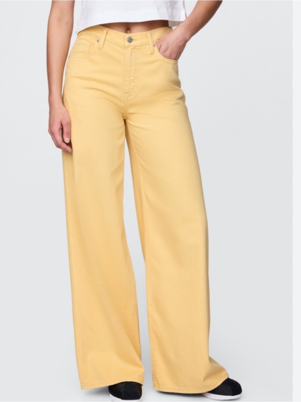 GAP Wide Leg Jeans in Pale Yellow